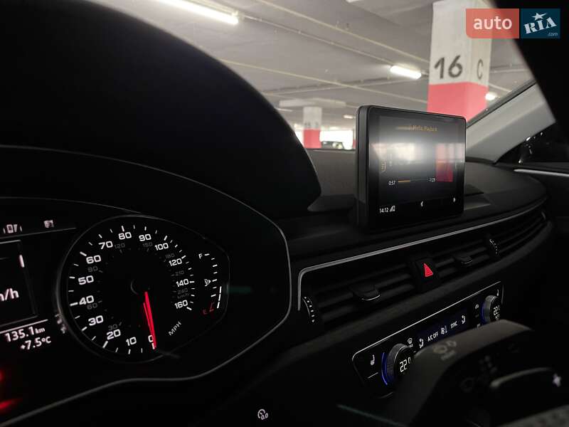 Седан Audi A4 2019 в Львове