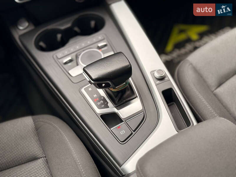 Универсал Audi A4 2017 в Киеве