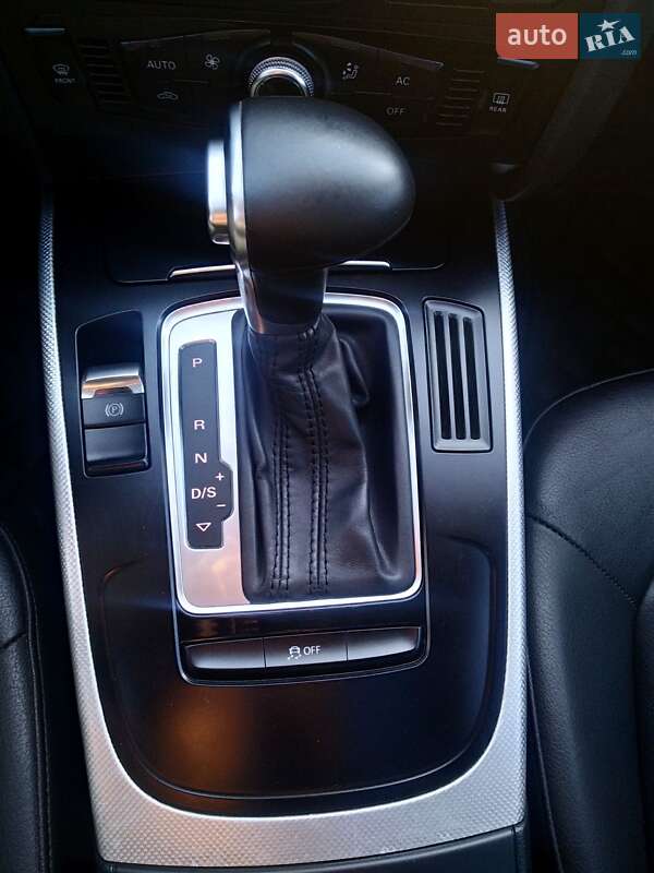 Седан Audi A4 2014 в Чернигове