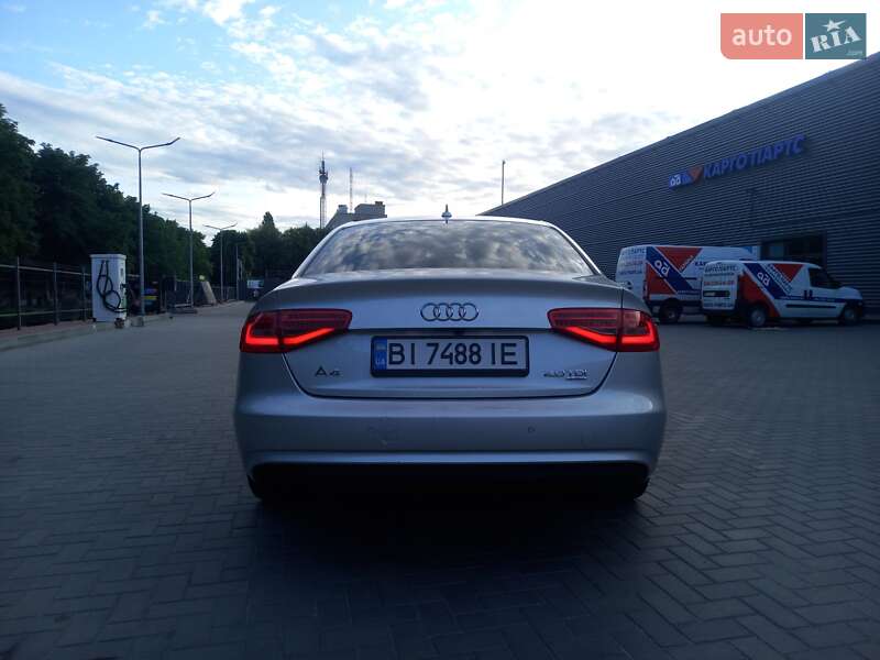 Седан Audi A4 2013 в Кременчуге