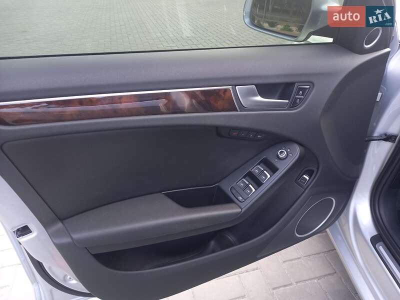 Седан Audi A4 2013 в Кременчуге