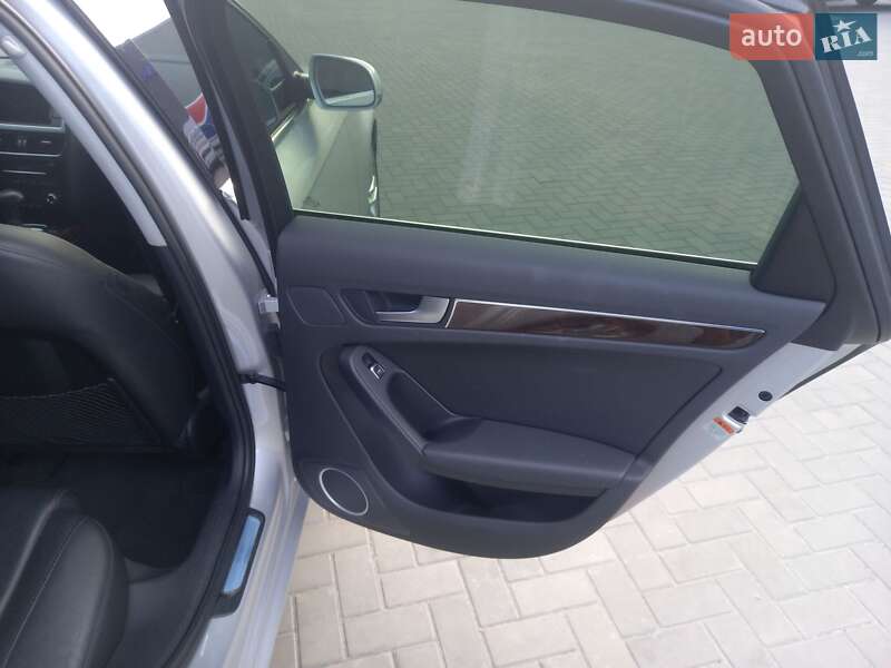 Седан Audi A4 2013 в Кременчуге
