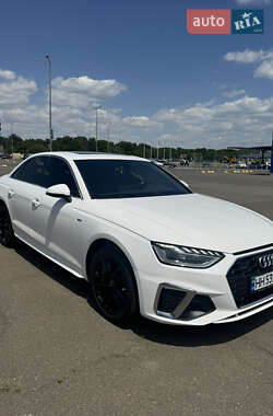 Седан Audi A4 2020 в 