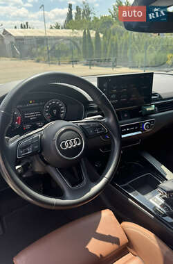 Седан Audi A4 2020 в 