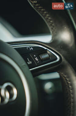 Седан Audi A4 2015 в 