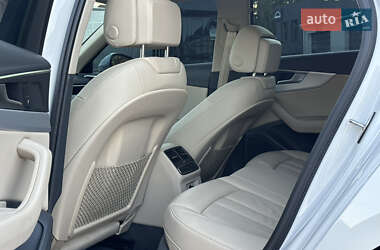 Седан Audi A4 2018 в 