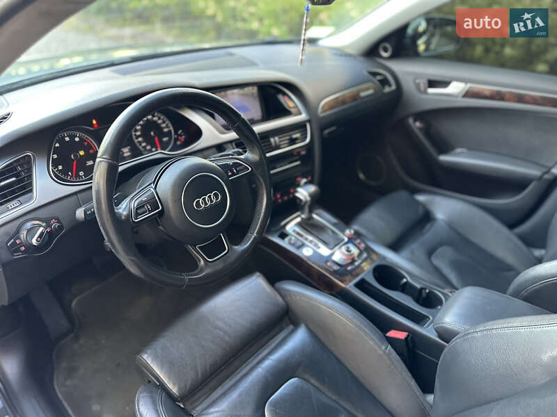 Седан Audi A4 2013 в Ивано-Франковске