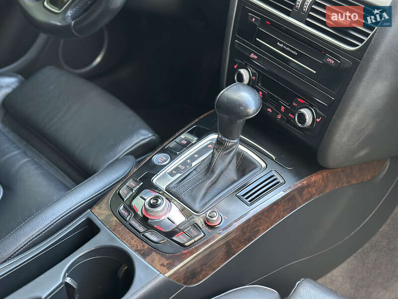Седан Audi A4 2013 в Ивано-Франковске