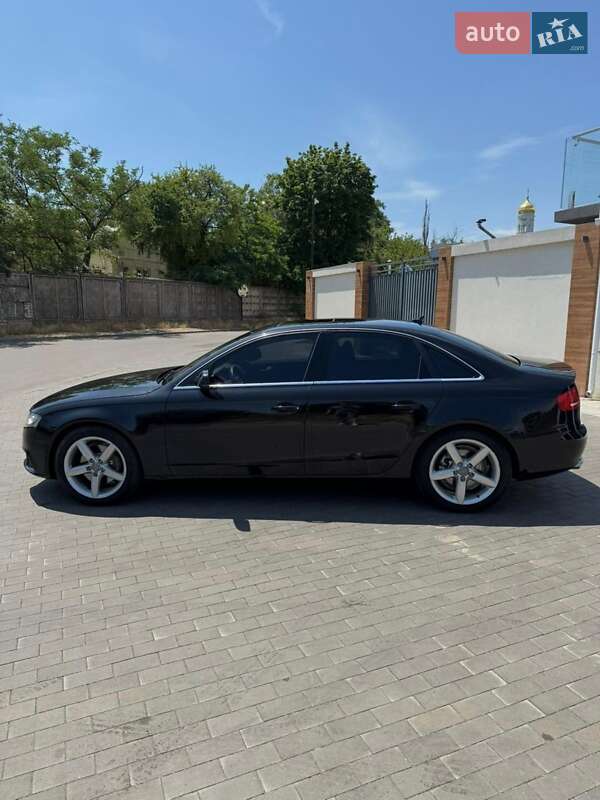 Седан Audi A4 2011 в Одесі