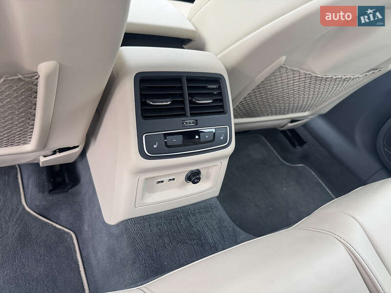 Седан Audi A4 2019 в Киеве