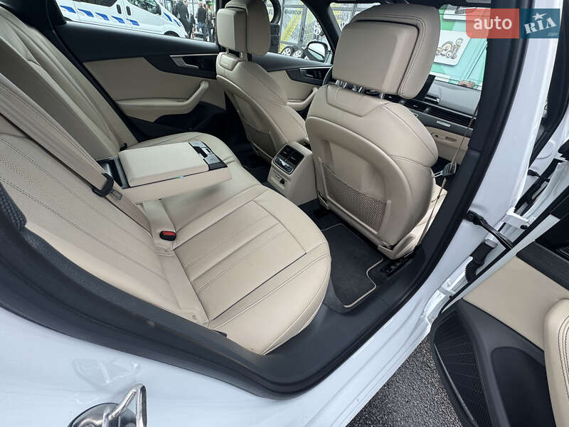 Седан Audi A4 2019 в Киеве