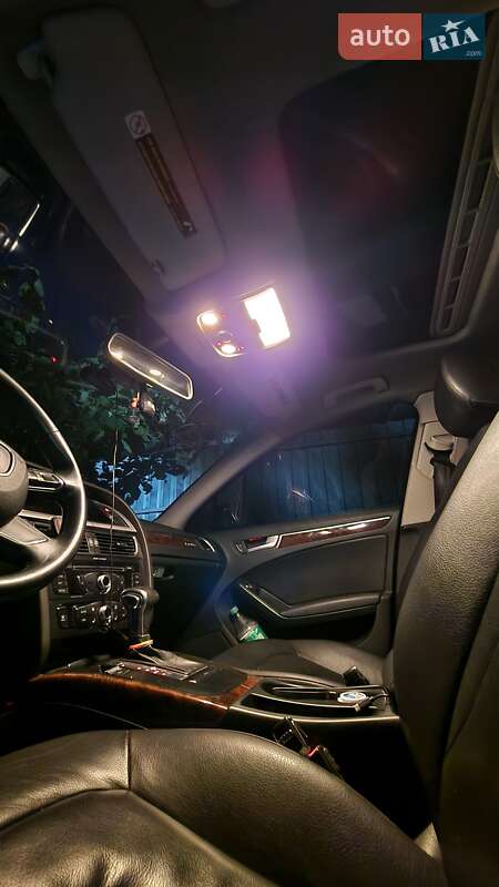 Седан Audi A4 2012 в Чернигове