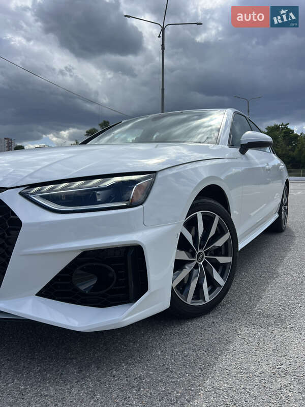 Седан Audi A4 2023 в Киеве