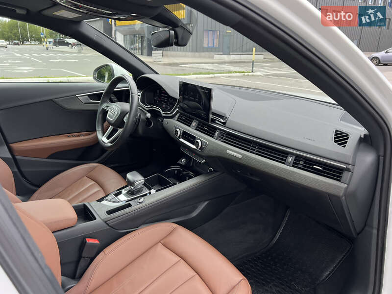Седан Audi A4 2023 в Киеве