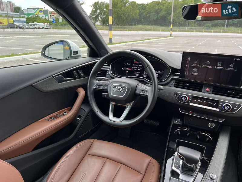 Седан Audi A4 2023 в Киеве