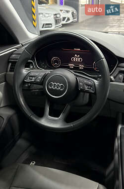 Седан Audi A4 2018 в 