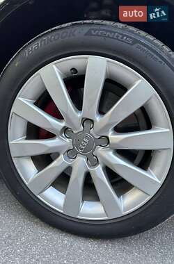 Седан Audi A4 2015 в 