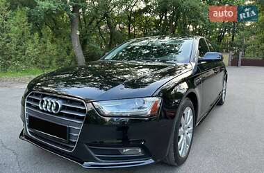 Седан Audi A4 2015 в 