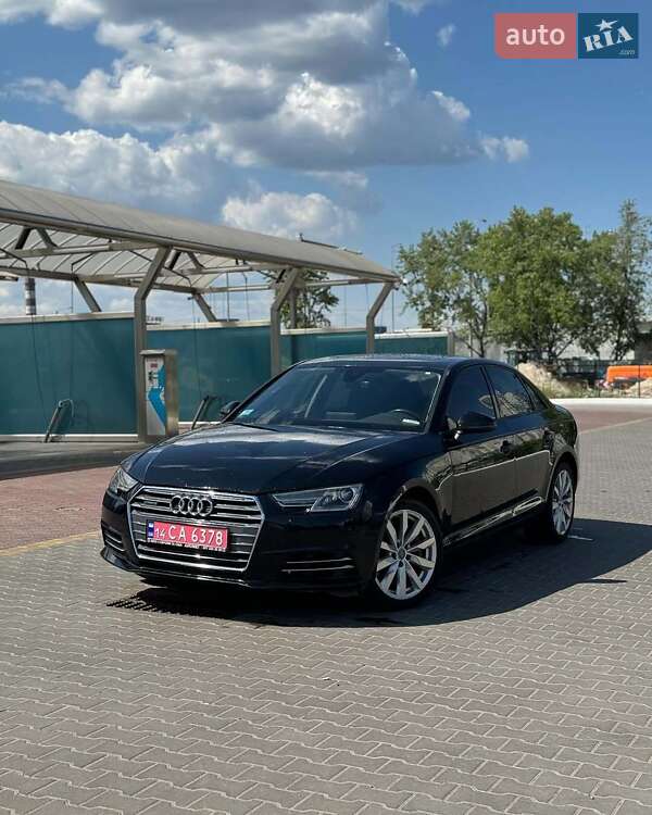 Седан Audi A4 2016 в 