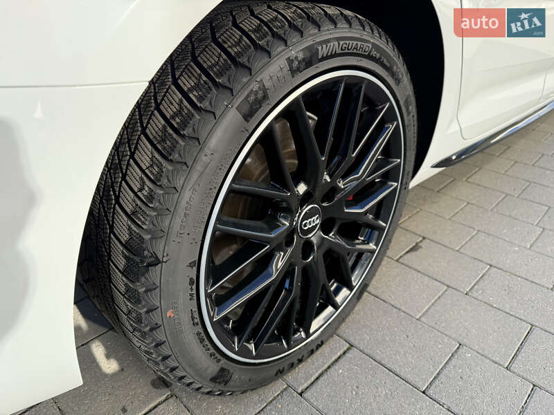 Седан Audi A4 2019 в Ивано-Франковске