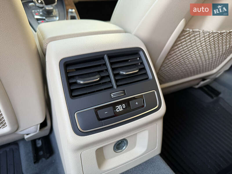 Седан Audi A4 2019 в Ивано-Франковске