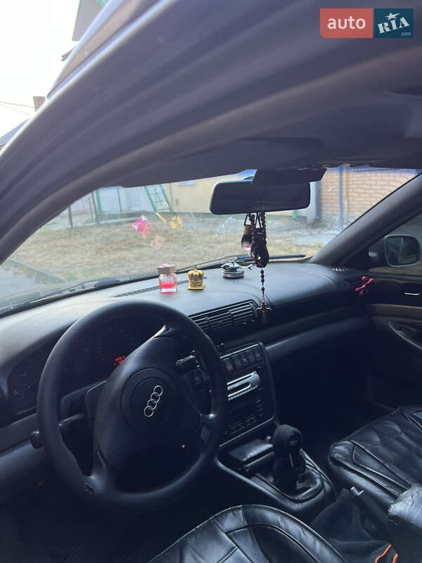 Универсал Audi A4 1997 в Ратным