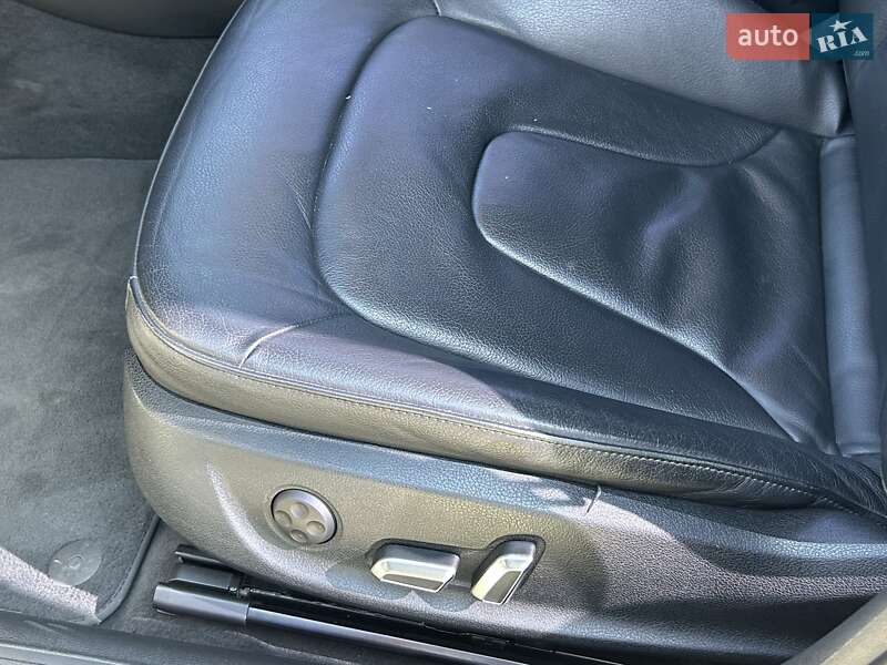 Седан Audi A4 2014 в Черноморске