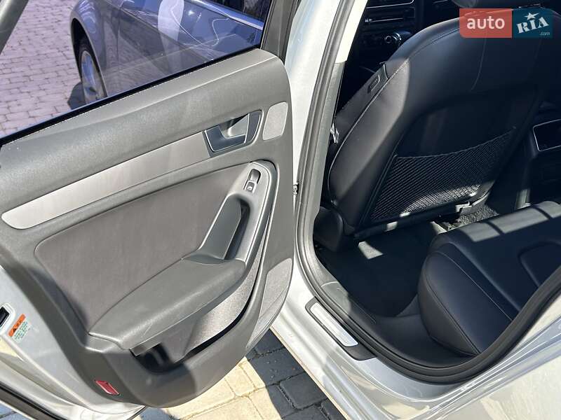 Седан Audi A4 2014 в Черноморске