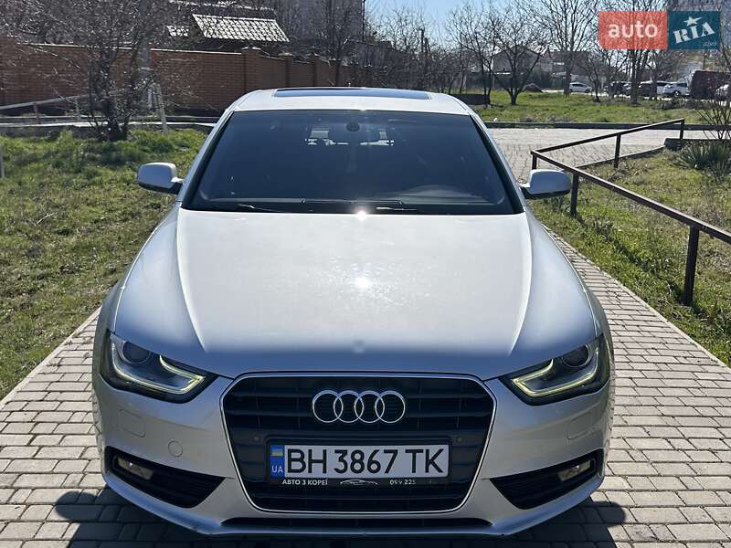 Седан Audi A4 2014 в Черноморске
