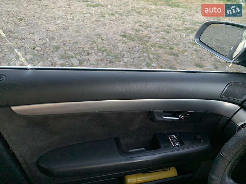 Седан Audi A4 2001 в Вижнице