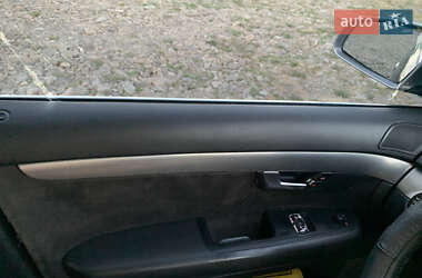 Седан Audi A4 2001 в 