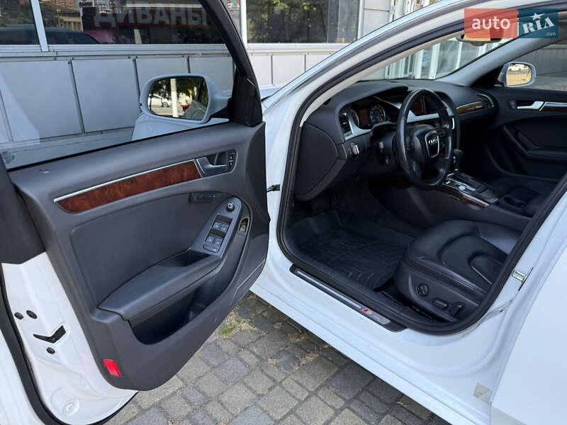 Седан Audi A4 2012 в Одессе