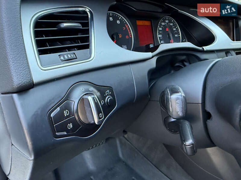 Седан Audi A4 2012 в Одессе