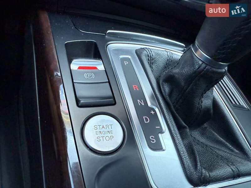 Седан Audi A4 2012 в Одессе