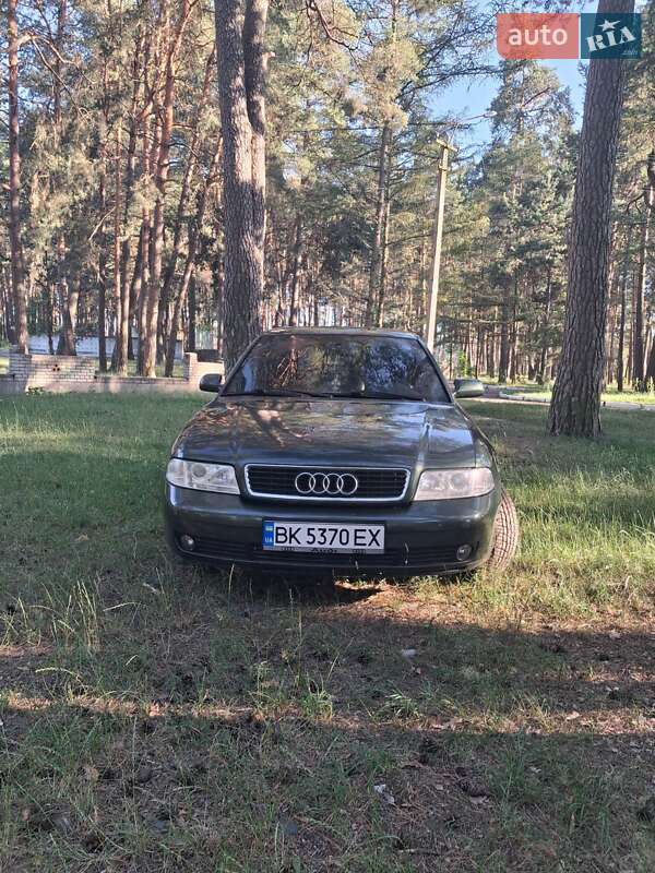 Седан Audi A4 2000 в Луцке