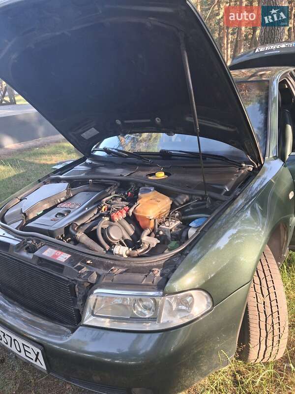 Седан Audi A4 2000 в Луцке