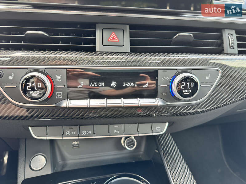 Универсал Audi A4 2019 в Луцке