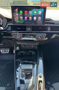 Седан Audi A4 2021 в 