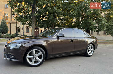 Седан Audi A4 2012 в 