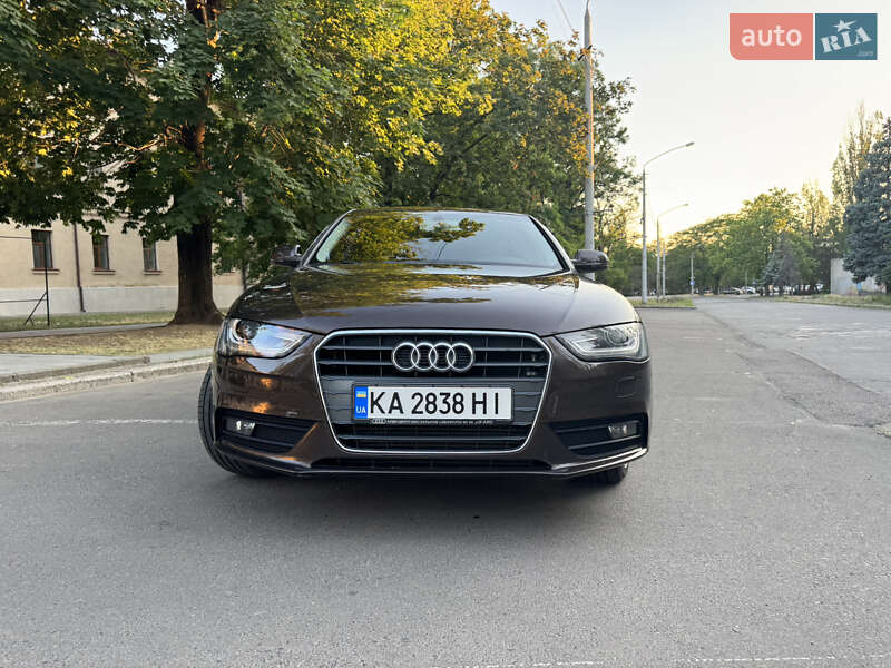 Седан Audi A4 2012 в Николаеве