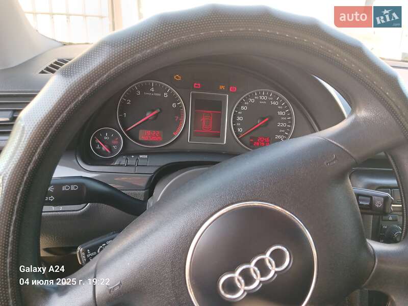 Седан Audi A4 2001 в Каменском