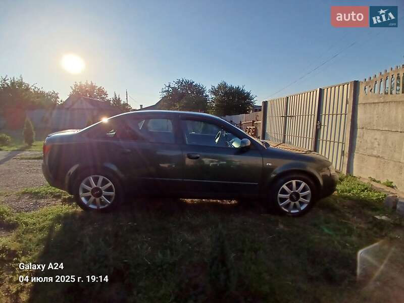 Седан Audi A4 2001 в Каменском