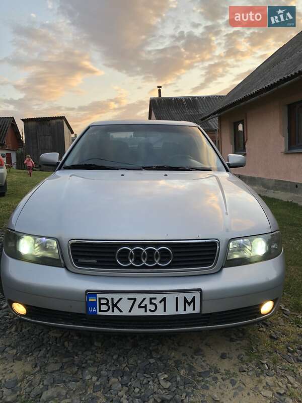 Седан Audi A4 1996 в Турке
