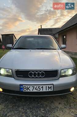 Седан Audi A4 1996 в 