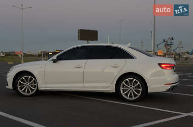 Седан Audi A4 2019 в 