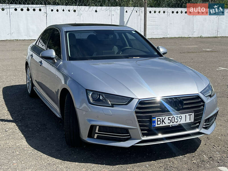 Седан Audi A4 2017 в Киеве