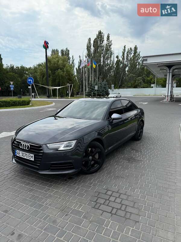 Седан Audi A4 2016 в Одессе