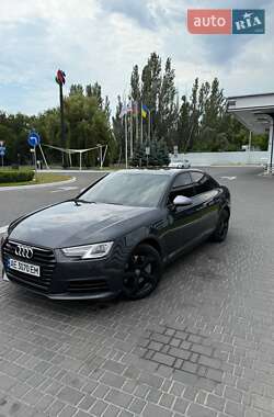 Седан Audi A4 2016 в 