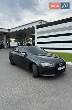 Седан Audi A4 2016 в 