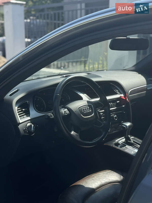 Седан Audi A4 2015 в Черновцах